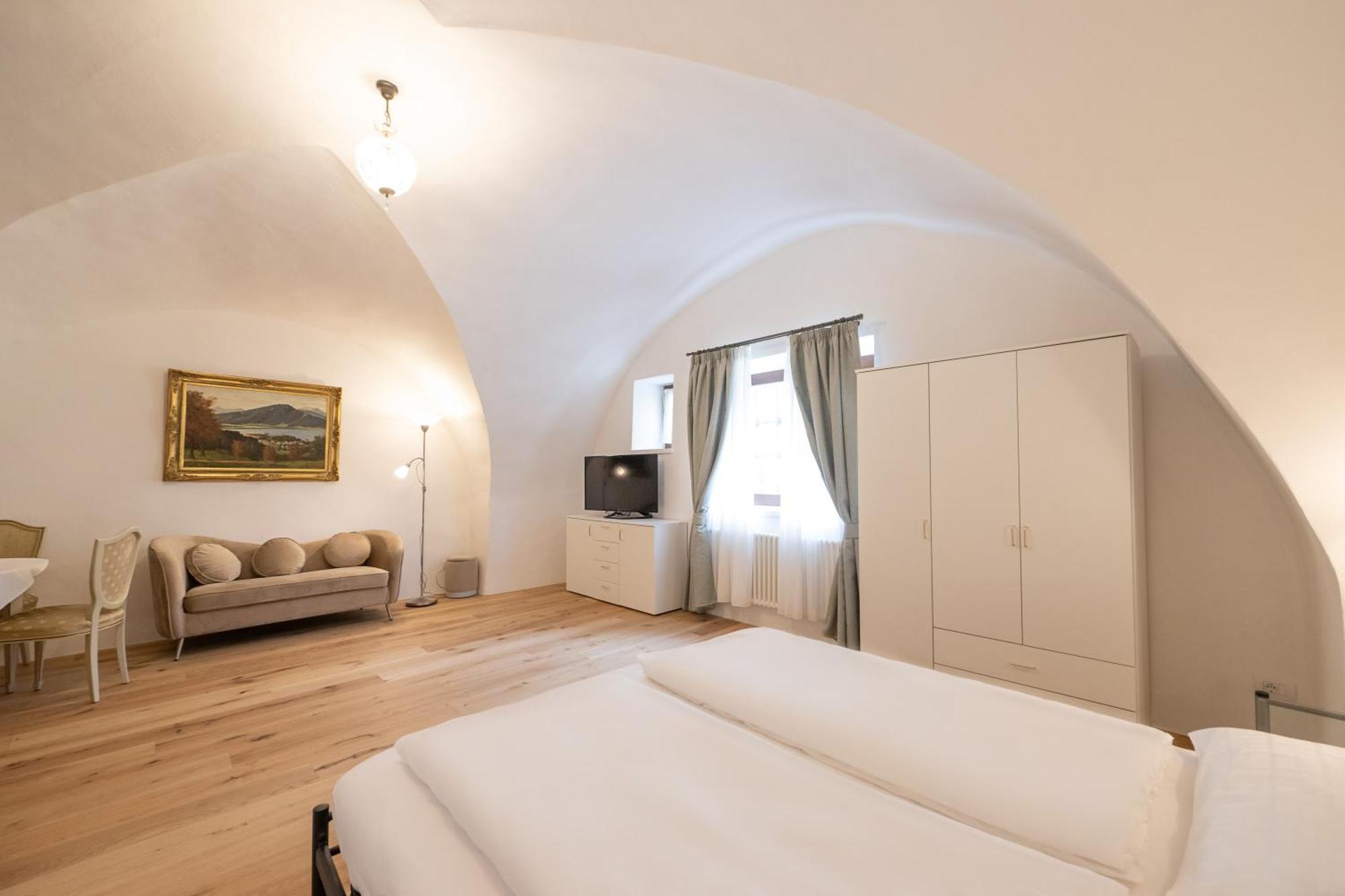 Apartments Schloss Paschbach Appiano Sulla Strada Del Vino Exterior photo