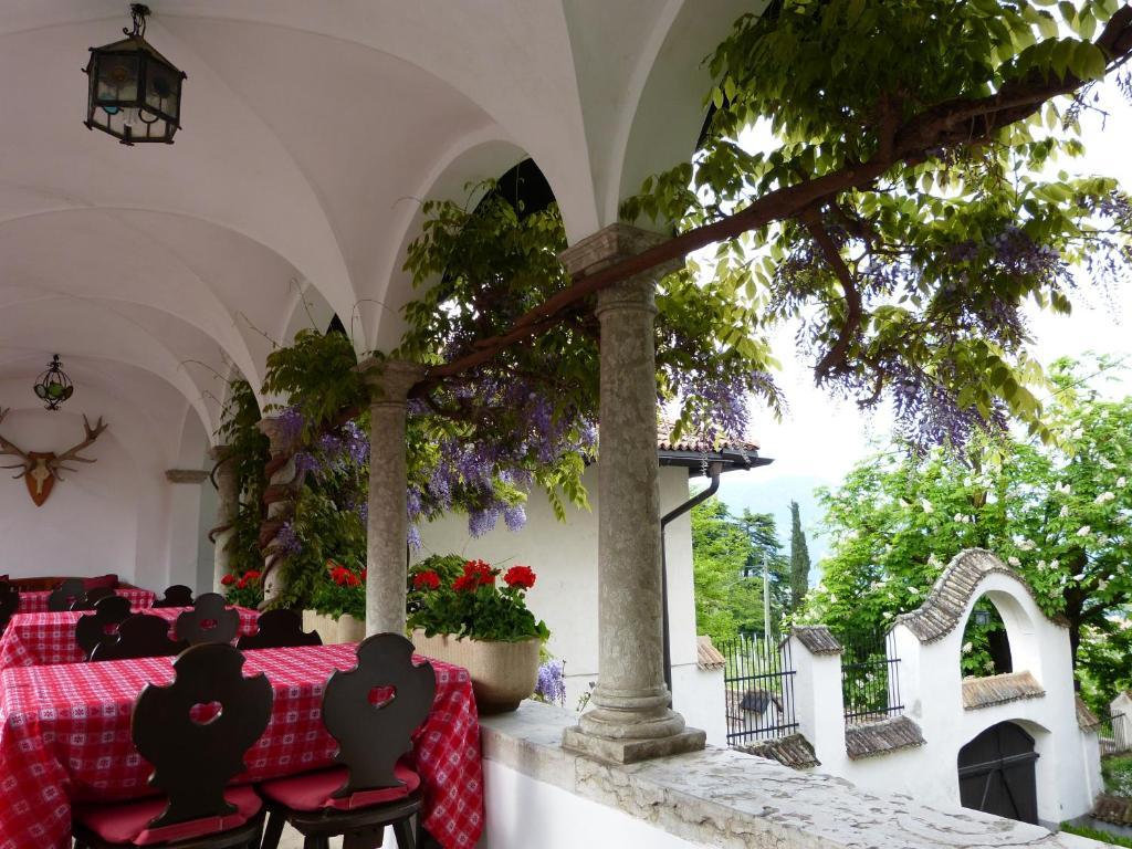 Apartments Schloss Paschbach Appiano Sulla Strada Del Vino Exterior photo