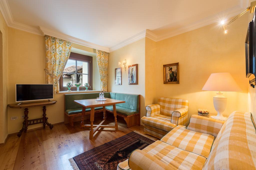 Apartments Schloss Paschbach Appiano Sulla Strada Del Vino Exterior photo