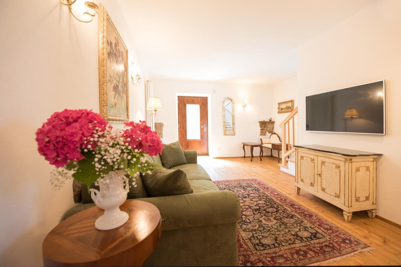 Apartments Schloss Paschbach Appiano Sulla Strada Del Vino Exterior photo